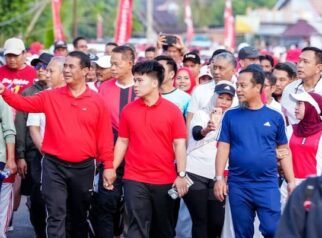 Gubernur Sulsel dan Mentan RI Lepas Jalan Sehat Hari Pramuka di Bone