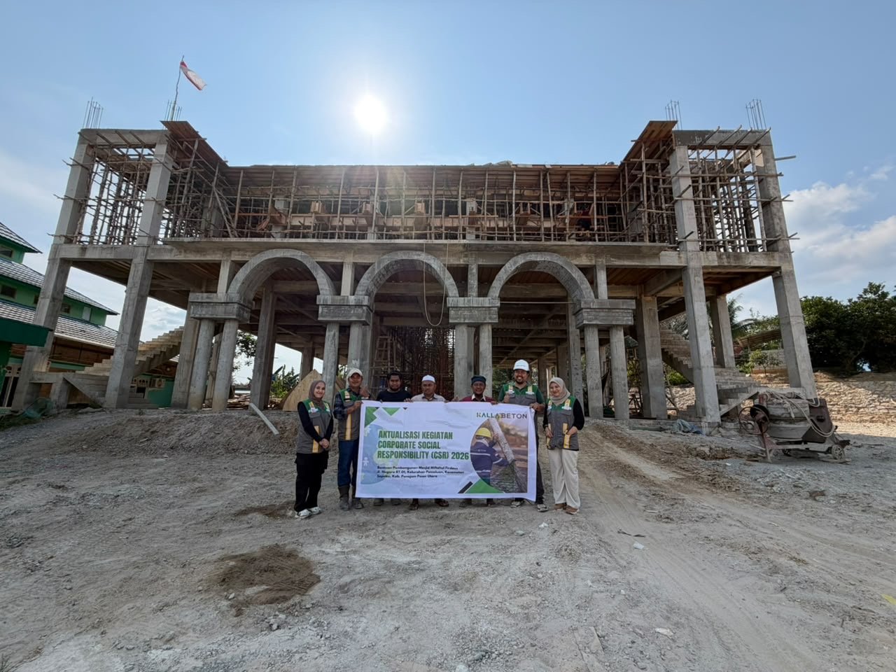 Kalla Beton Dukung Pembangunan Masjid Miftahul Firdaus