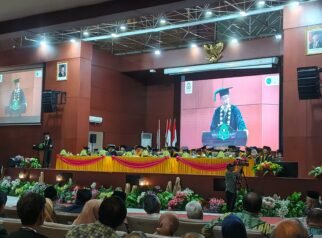 Pengukuhan Guru Besar Prof Rahman Qayyum di Auala Kampus UIN Alauddin